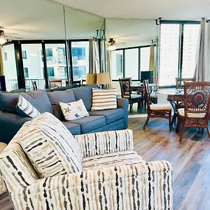 Beach Front Condo, King Size Bed, Sleeps 4 Panama City Beach